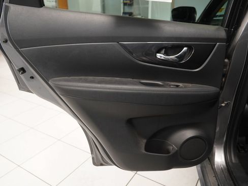 Used 2019 Nissan Rogue SV AWD/4WD image 24