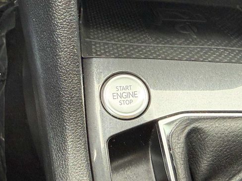Used 2022 Volkswagen Tiguan SE FWD image 29