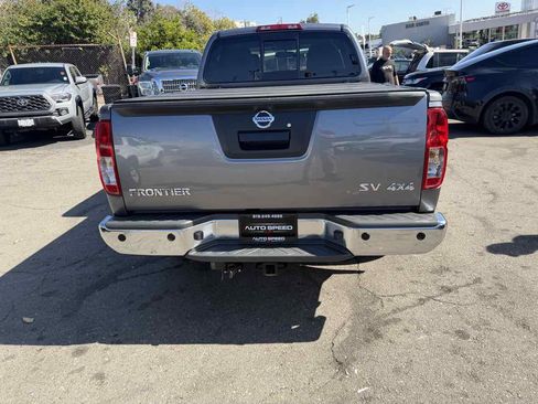 Used 2018 Nissan Frontier SV w/ Value Truck Package image 5