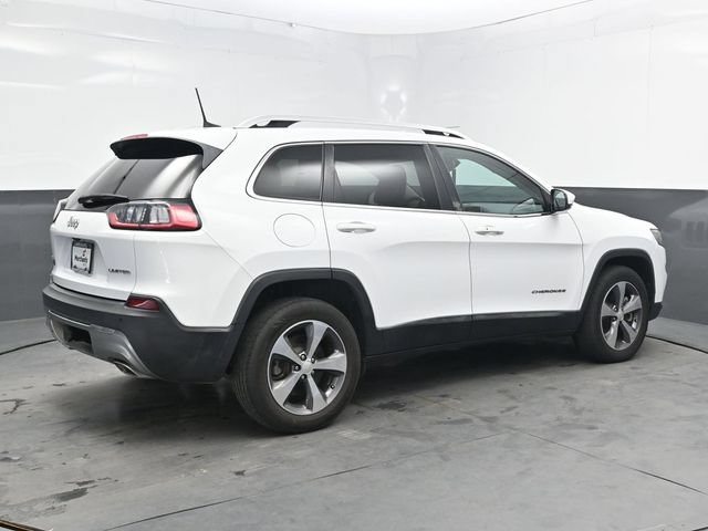 Used 2019 Jeep Cherokee Limited w/ Trailer Tow Group AWD/4WD image 8