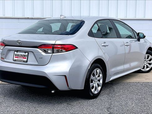 Used 2024 Toyota Corolla LE FWD image 17