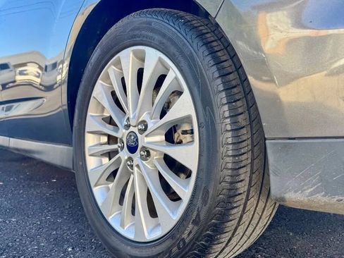 Used 2017 Ford C-MAX Energi SE w/ Equipment Group 402A image 4