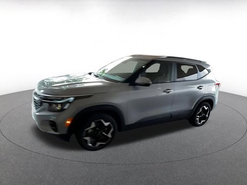 Used 2025 Kia Seltos S image 8