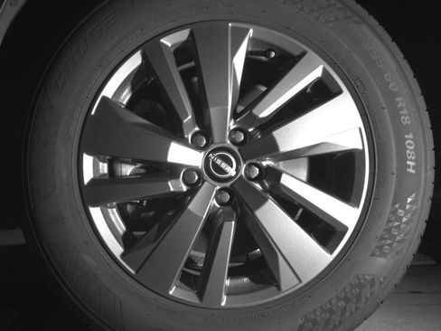 Used 2024 Nissan Pathfinder SV image 12