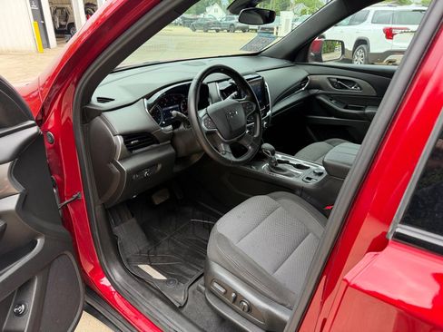 Used 2023 Chevrolet Traverse LT FWD image 10