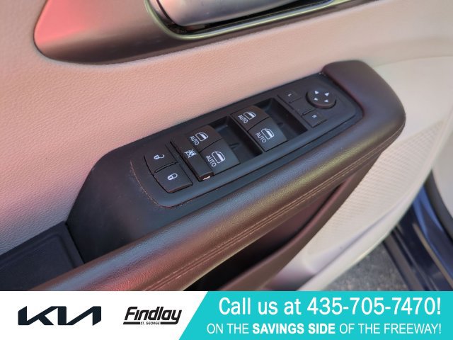 Used 2017 Chrysler Pacifica Touring-L Plus FWD image 14