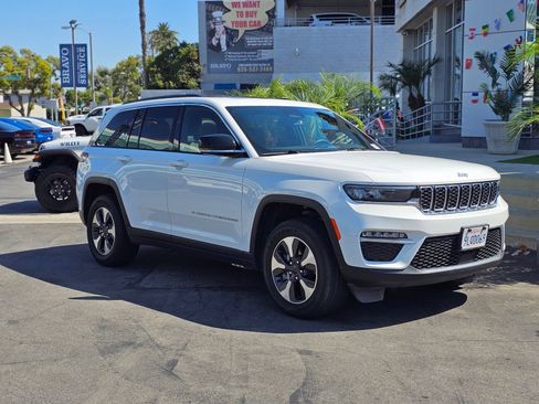 Used 2024 Jeep Grand Cherokee Limited 4xe AWD/4WD image 3