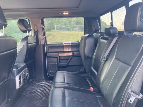 Used 2018 Ford F150 Lariat w/ Equipment Group 502A Luxury AWD/4WD image 4