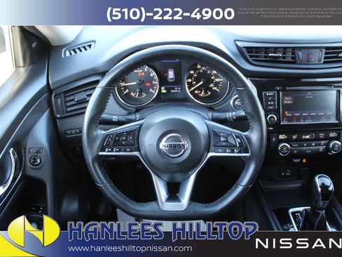 Used 2020 Nissan Rogue SV image 17