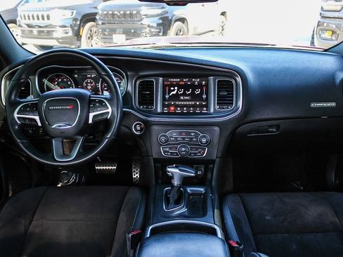 Used 2018 Dodge Charger R/T Scat Pack image 16