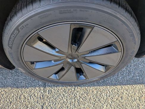 Used 2025 Tesla Model 3 Long Range image 21