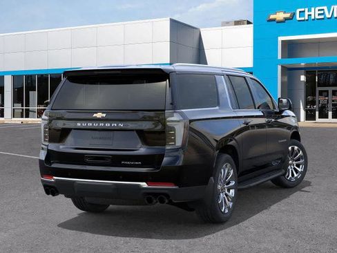 New 2025 Chevrolet Suburban Premier image 4