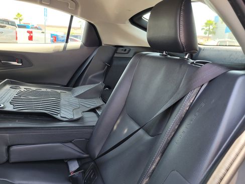 Used 2024 Toyota Prius XLE FWD image 12