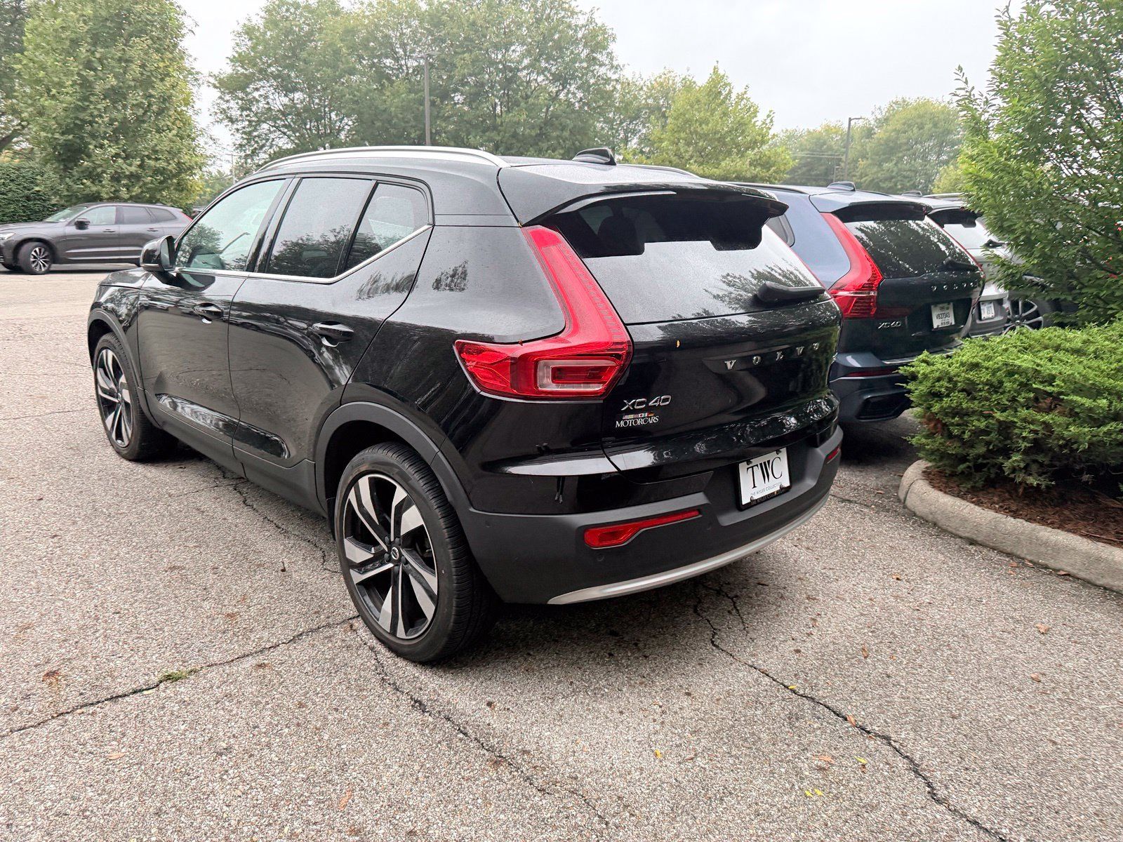 Used 2023 Volvo XC40 B5 Plus w/ Driver Assist Package AWD/4WD image 6