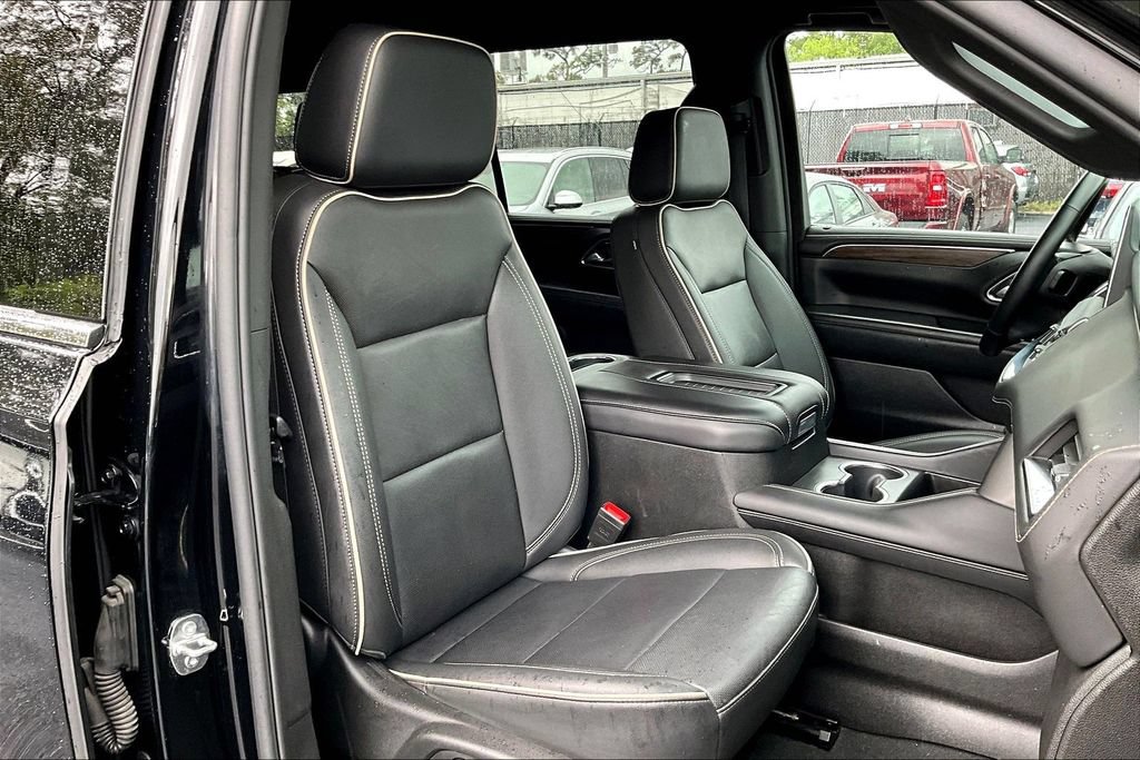 Used 2024 Chevrolet Suburban Premier AWD/4WD image 28