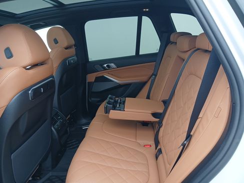 Used 2026 BMW X5 xDrive40i w/ M Sport Package image 23