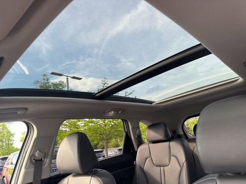 Certified 2025 Kia Sorento SX AWD/4WD image 12
