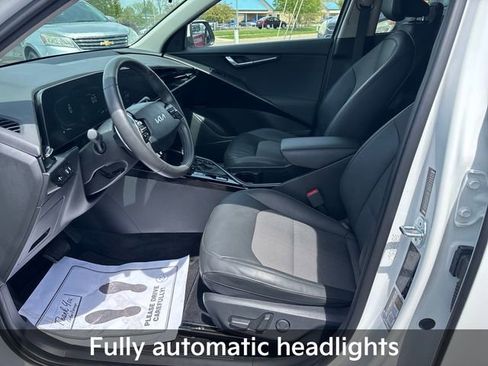 Used 2023 Kia Niro EX FWD image 12
