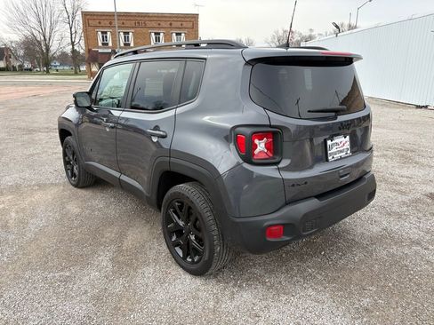 Used 2023 Jeep Renegade Altitude w/ Convenience Group I AWD/4WD image 5
