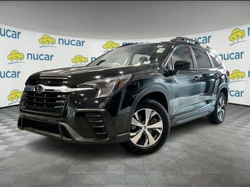 Used 2023 Subaru Ascent Premium w/ Convenience Package image 3