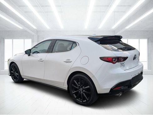 Used 2024 MAZDA MAZDA3 Hatchback w/Premium Plus Pkg image 5