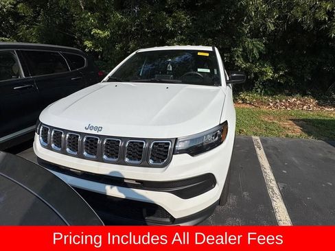 Used 2025 Jeep Compass Sport AWD/4WD image 10