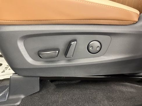 New 2026 Nissan Pathfinder Platinum w/ Cargo Package image 32