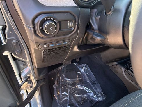 Used 2025 Jeep Wrangler Sahara w/ Safety Group image 25