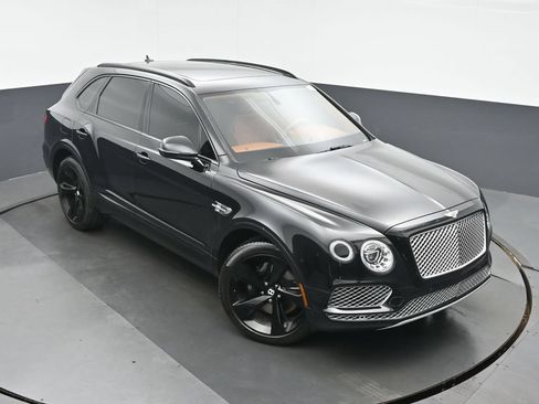 Used 2019 Bentley Bentayga AWD/4WD image 33