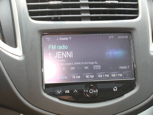 Used 2015 Chevrolet Trax LT w/ LT Sun and Sound Package AWD/4WD image 11