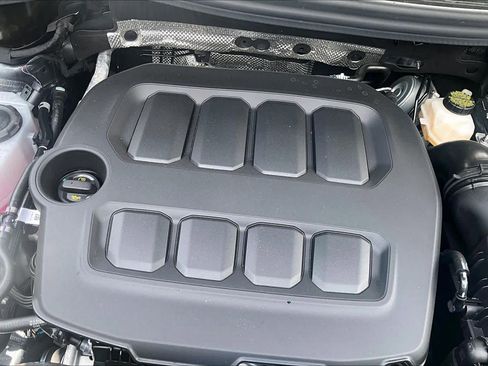 New 2026 Volkswagen Tiguan SE R-Line FWD image 17