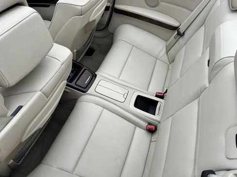 Used 2012 BMW 328i Convertible image 7