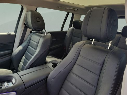 Certified 2023 Mercedes-Benz GLS 580 4MATIC image 19