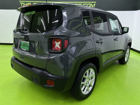 Used 2023 Jeep Renegade Latitude AWD/4WD image 9