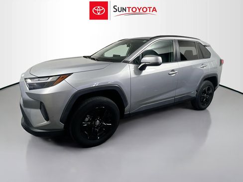 Used 2022 Toyota RAV4 XLE image 7