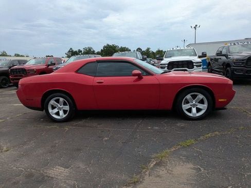Used 2012 Dodge Challenger SXT w/ Sound Group RWD image 3