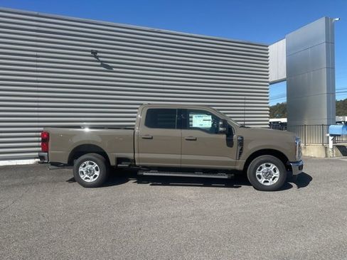 New 2026 Ford F250 XLT w/ XLT Premium Package image 2