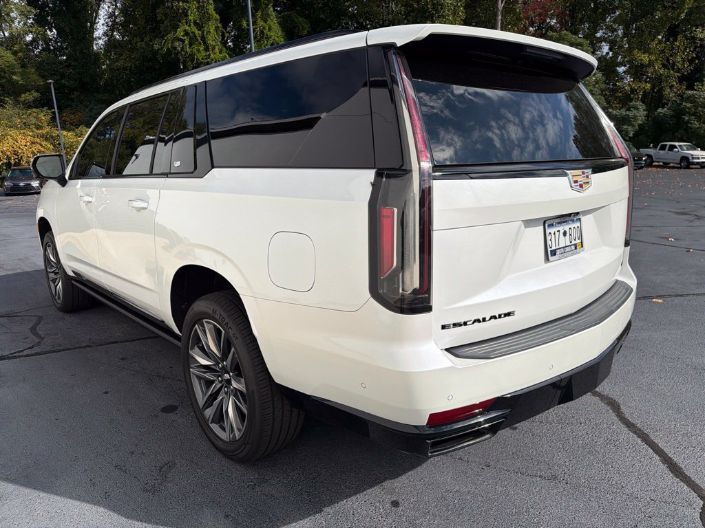 Used 2022 Cadillac Escalade ESV Sport Platinum AWD/4WD image 13