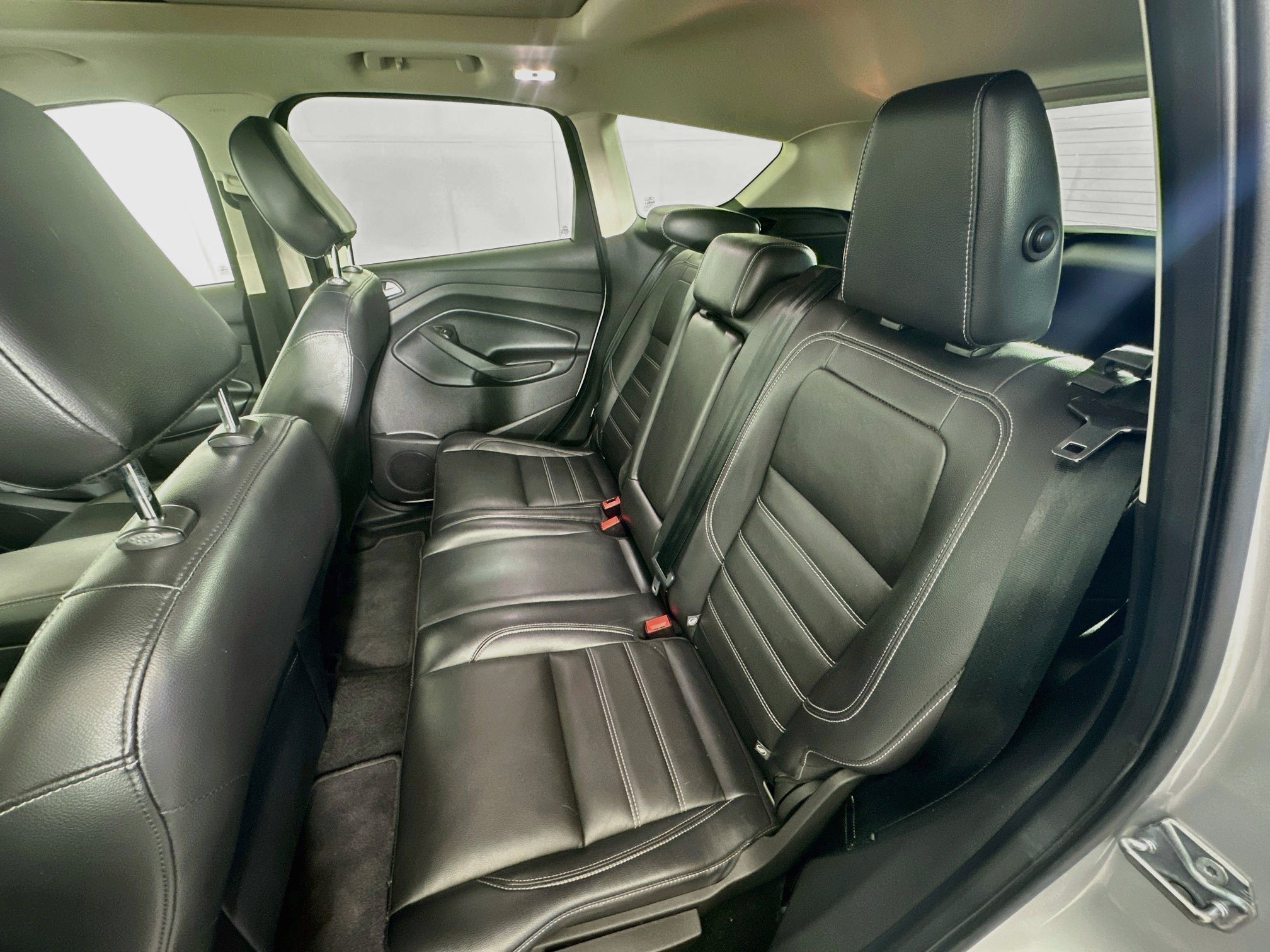 Used 2018 Ford Escape SEL w/ Ford Safe & Smart Package FWD image 28