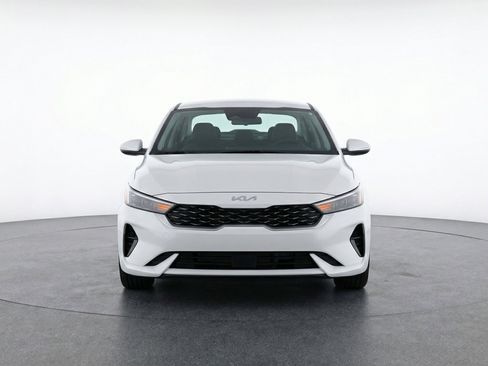 Used 2025 Kia K4 FWD image 2