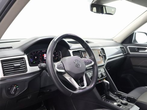 Used 2022 Volkswagen Atlas SEL R-Line image 15