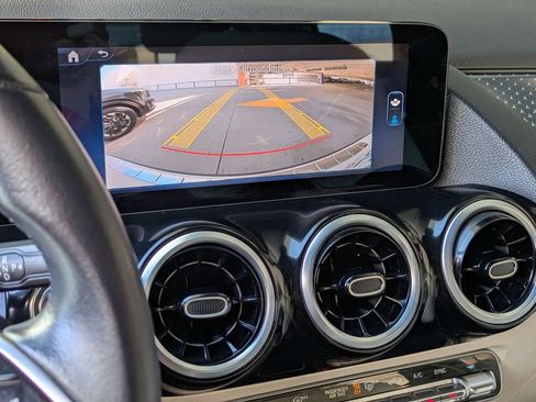 Used 2025 Mercedes-Benz GLA 250 4MATIC image 16