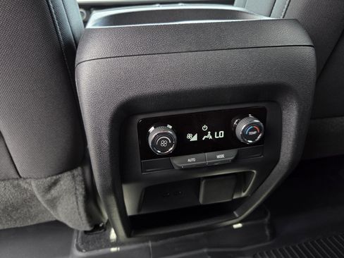 New 2026 Chevrolet Traverse LT w/ Midnight/Sport Edition FWD image 11