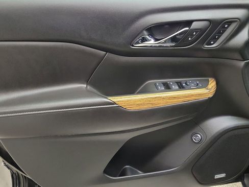 Used 2017 GMC Acadia Denali w/ Technology Package image 19