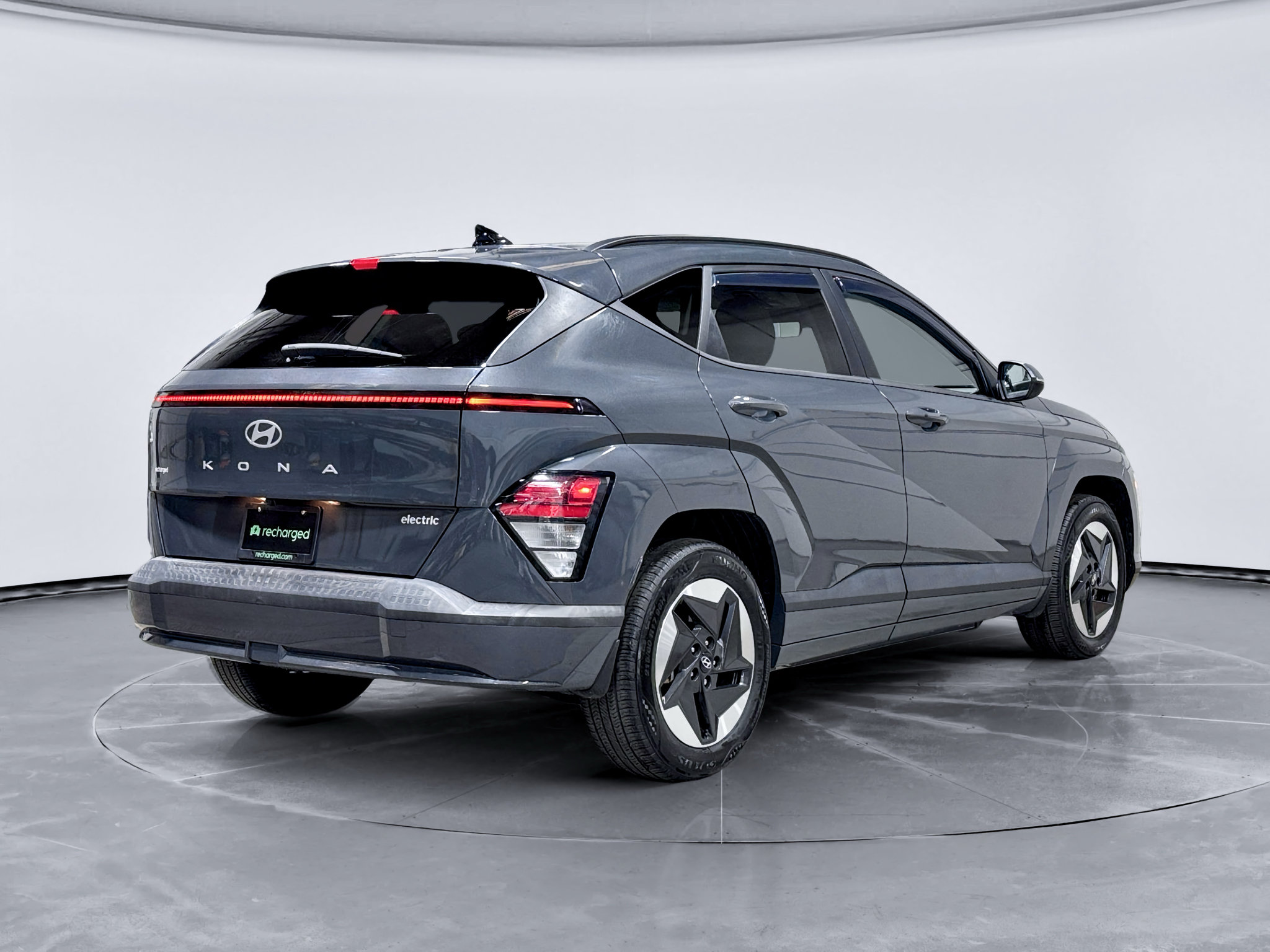 Used 2024 Hyundai Kona SEL FWD image 3