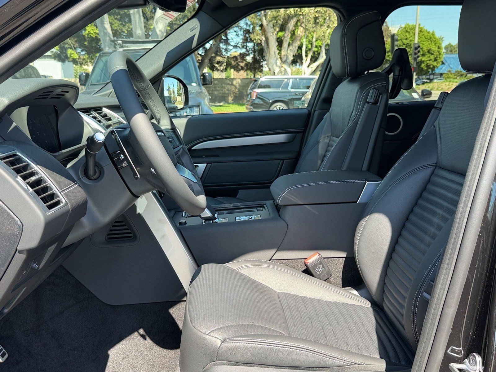 New 2026 Land Rover Discovery Dynamic SE AWD/4WD image 5