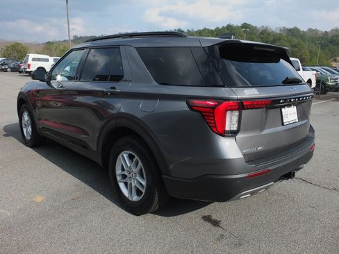 New 2026 Ford Explorer Active w/ Active Comfort Package RWD image 5