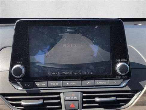 Used 2025 Nissan Altima 2.5 SV image 13