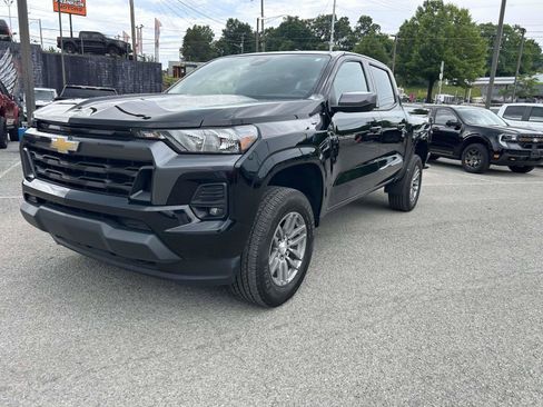 Used 2023 Chevrolet Colorado LT w/ LT Convenience Package II AWD/4WD image 7