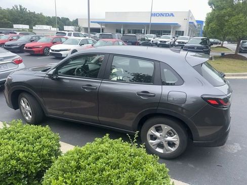 Used 2024 Honda HR-V LX image 8